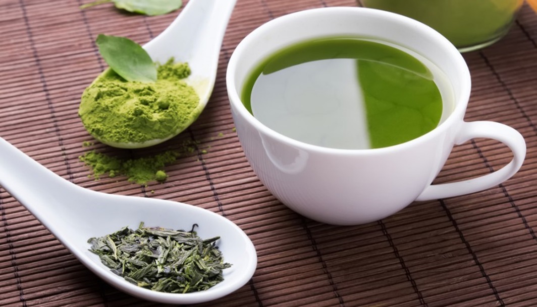 Co je Matcha Tea a čim se liší od běžného zeleného čaje?
